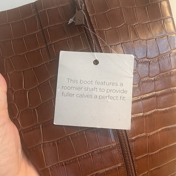 NWT NATURALIZER Wide Calf Brown Knee High Block Heel Leather Boots Size 7.5 - Picture 10 of 13